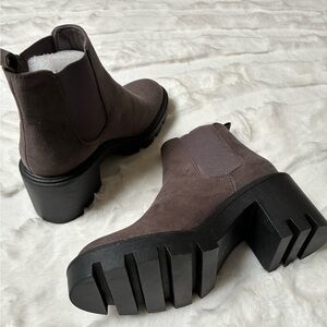 Stylish Women's Brown Ankle Boots